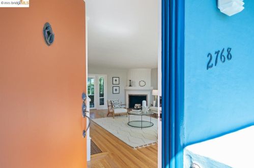 2768 Darnby Dr, Oakland, CA 94611-1716