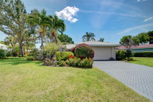 17 Estate Dr, Boynton Beach, FL 33436-6202