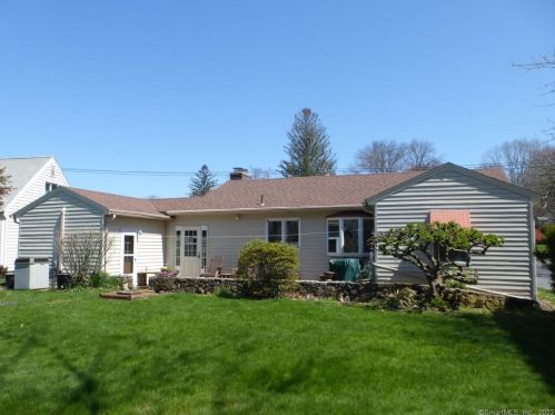 199 Nichols Dr, Waterbury, CT 06708-4742