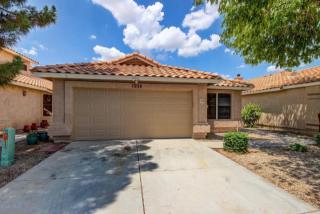 7938 Paradise Dr, Peoria AZ  85345-1331 exterior