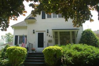 221 3 Ave, Oelwein IA  50662-2431 exterior