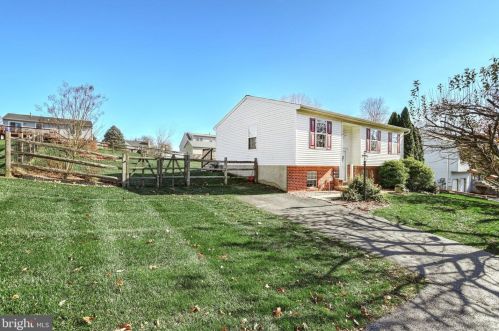 335 Sechrist Flat Rd, Cross Roads, PA 17322-9223
