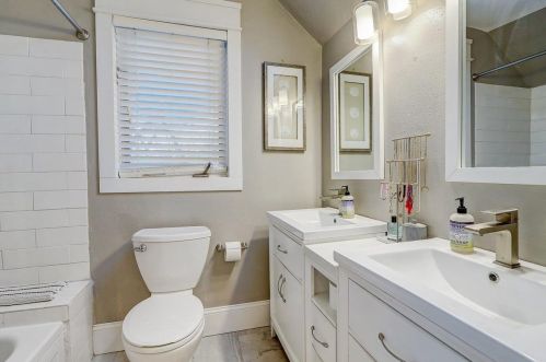 1818 Lawn Ave, Madison WI  53711-2035 exterior