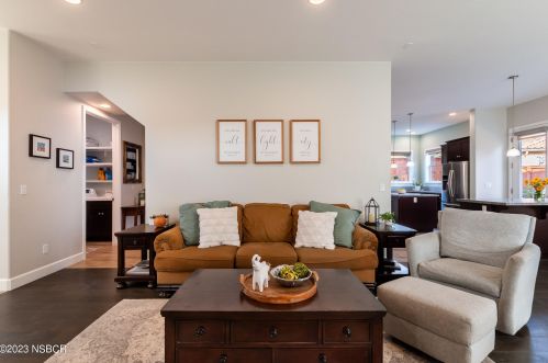 622 Wildflower Dr, Santa Maria CA  93455-6099 exterior