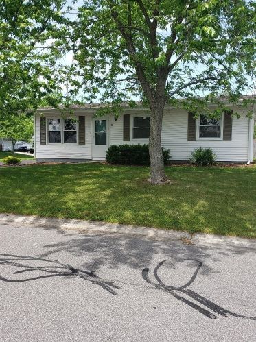 363 Salt Creek Pkwy, Valpo IN  46385-8113 exterior