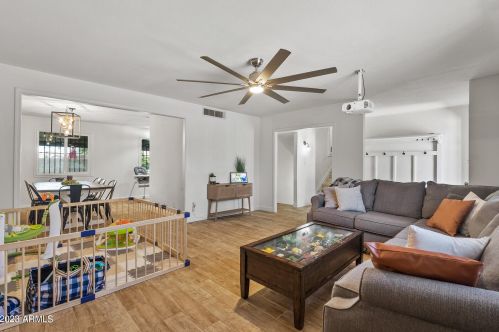 4427 Citrus Way, Glendale AZ 85305-2524 exterior