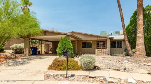 915 Chalet Ave, Tucson, AZ 85748-2724