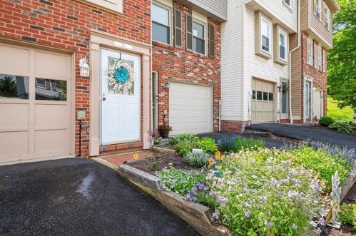 314 Timber Trl, Imperial, PA 15126-9690
