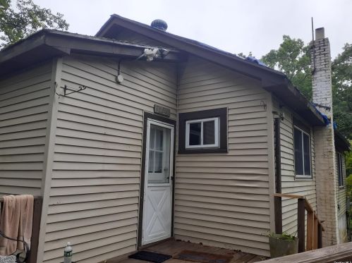 9 Norwich Rd, Scotts Beach, NY 11789-2633