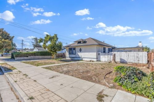 812 Powell St, Hollister, CA 95023-4625