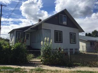 401 Chestnut St, Toppenish WA  98948-1225 exterior