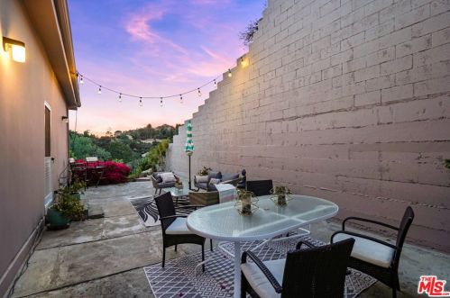 21630 Saddle Peak Rd, Topanga CA  90290-3414 exterior