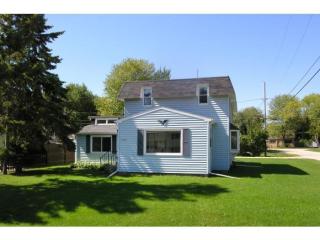 1022 Claude St, Menasha, WI 54952-1914