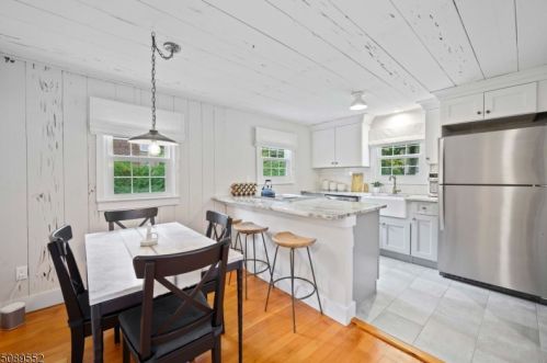 27 Shawnee Trl, Sparta NJ  07871-1515 exterior