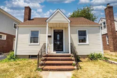 130-28 221st St, Jamaica, NY 11413-1219