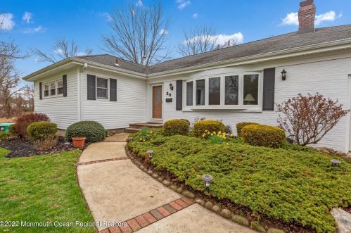 50 Handyboy Ct, Tinton Falls, NJ 07701-5016
