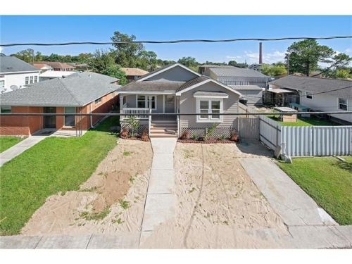 505 Chalmette Ave, Chalmette, LA 70043-4241