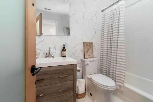 560 Apple Grove Cir, Santa Barbara CA  93105-4086 exterior