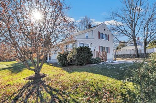 293 Old Town Rd, Bridgeport, CT 06606-1523