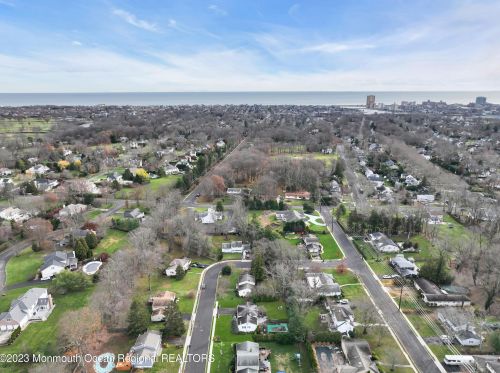 4 Judith Ct, Tinton Falls NJ  07712-4136 exterior