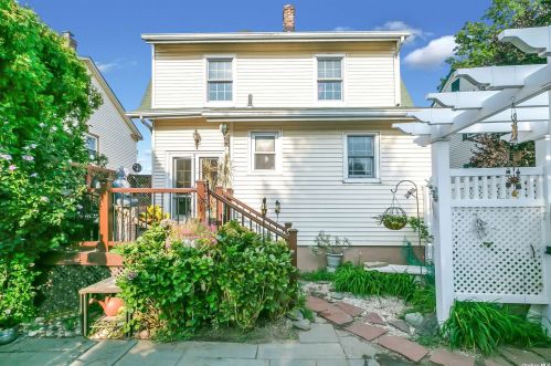15 16th St, New Hyde Park NY  11040-4914 exterior
