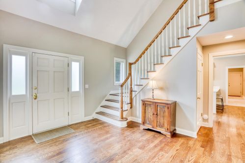 9810 Range Line Rd, Thiensville, WI 53092-5606