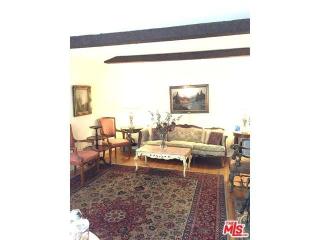 1358 San Ysidro Dr, Beverly Hills CA  90210-2107 exterior