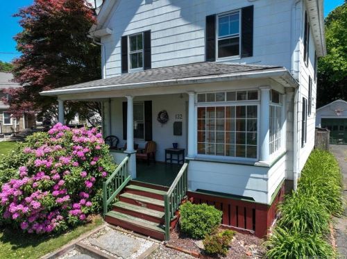 132 Hunting Hill Ave, Middletown, CT 06457-4314