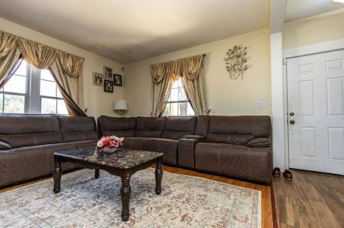 445 Simmons Rd, Turlock CA  95380-9786 exterior