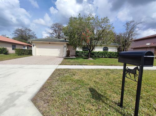 122 Chestnut Cir, West Palm Beach, FL 33411-4736