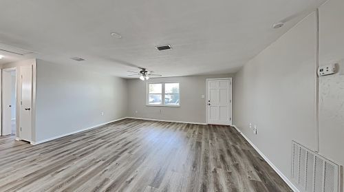 5053 Farley Dr, Tarpon Springs, FL 34690-2011