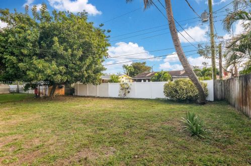 7720 35th St, Hollywood FL  33024-2213 exterior