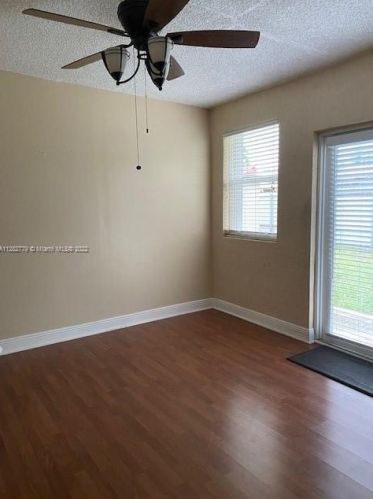 874 70th Pl, Hialeah FL  33014-5220 exterior