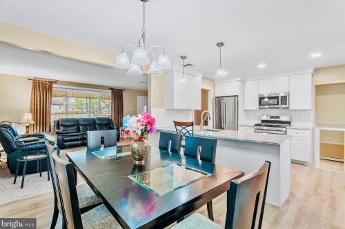 84 Franklin Corner Rd, Lawrence Township NJ  08648-2102 exterior