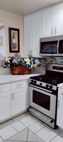 6 Coyote Ln, Long Beach, CA 90745-5615