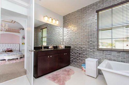 8035 Chilton Dr, Orlando FL 32836 exterior