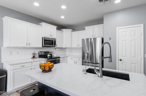 39294 Jay Cir, San Tan Valley, AZ 85140-5730