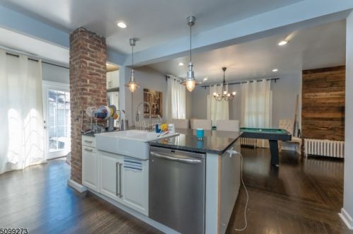 398 Drake Ave, Roselle NJ  07203-1414 exterior