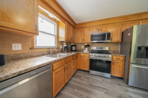 112 Forest St, Hartford CT  06118-2312 exterior