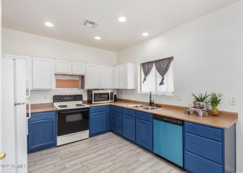 22160 Shadow Dr, Buckeye AZ  85326-7870 exterior