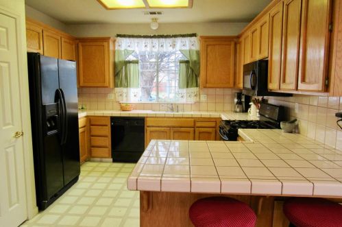 766 Amelia Ct, Los Banos CA 93635-2623 exterior