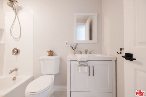 2172 Lysander Ave, Simi Valley CA 93065-1756 exterior