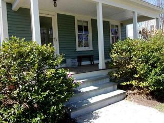 93 Alfred Drown Rd, Barrington, RI 02806-1803