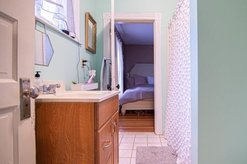 52 Scott Rd, Cumberland RI  02864-2812 exterior