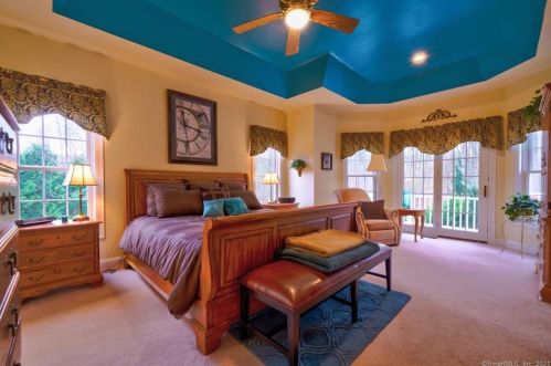 216 Watch Hill Rd, Kensington CT  06037-3657 exterior