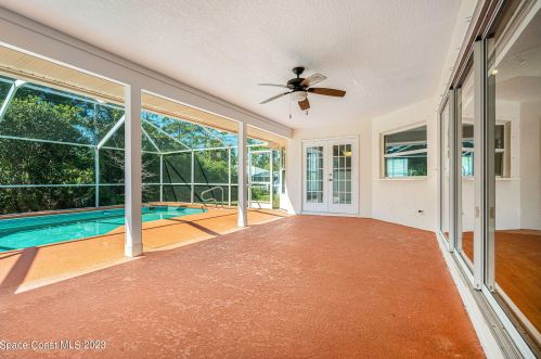 1026 Blossom Dr, Sebastian FL  32958-5110 exterior