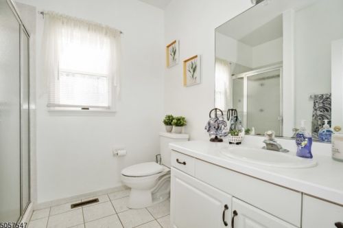 15 Hidden Glen Dr, Sparta NJ  07871-3843 exterior