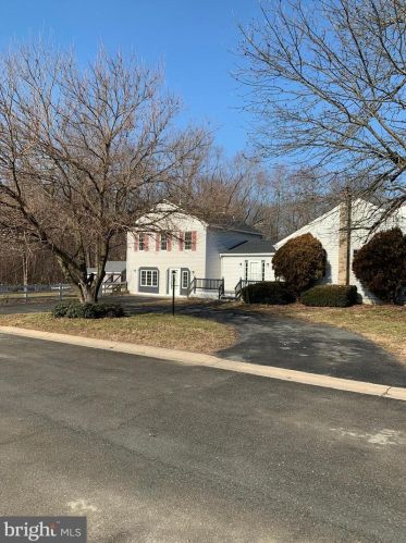 202 Redwood Ave, Wilmington, DE 19804-3824
