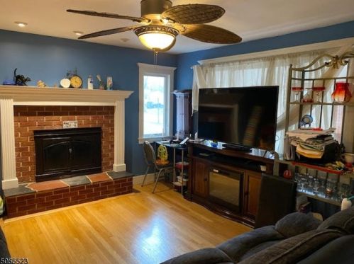 798 Old Lake Ave, Rahway NJ  07065-2623 exterior