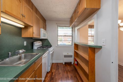 155 Manor Dr, Tinton Falls NJ  07701-2458 exterior